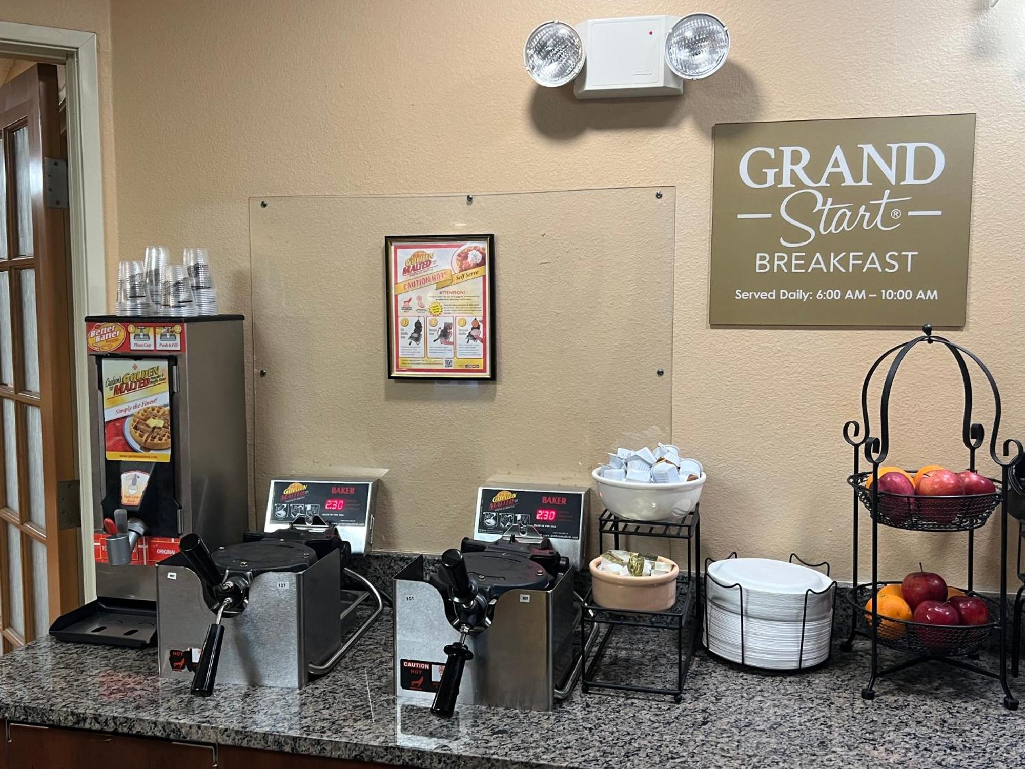 Grandstay Hotel & Suites Cambridge Ngoại thất bức ảnh
