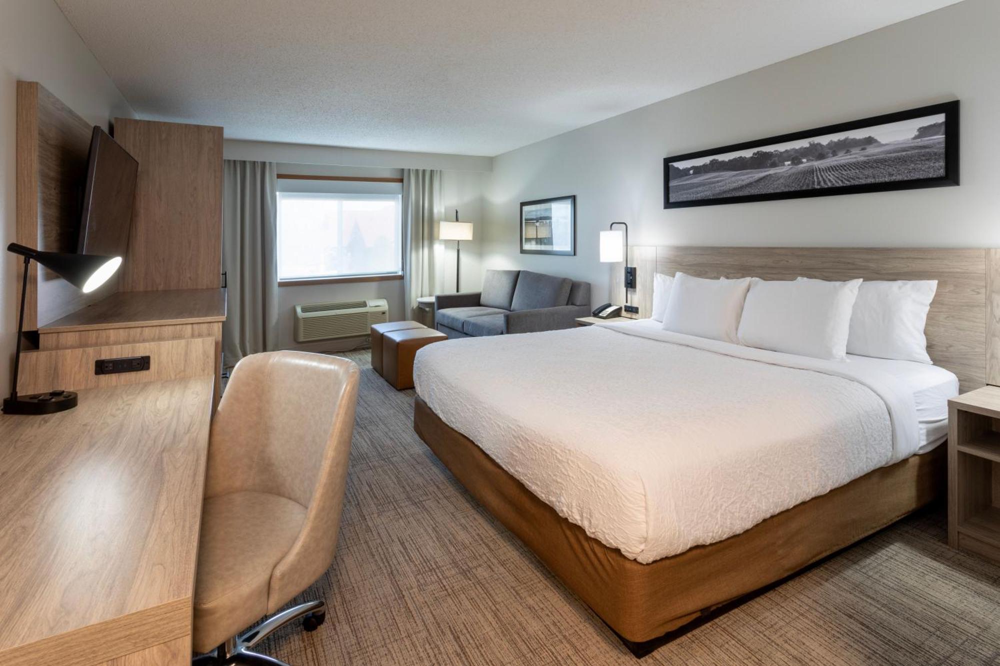 Grandstay Hotel & Suites Cambridge Ngoại thất bức ảnh