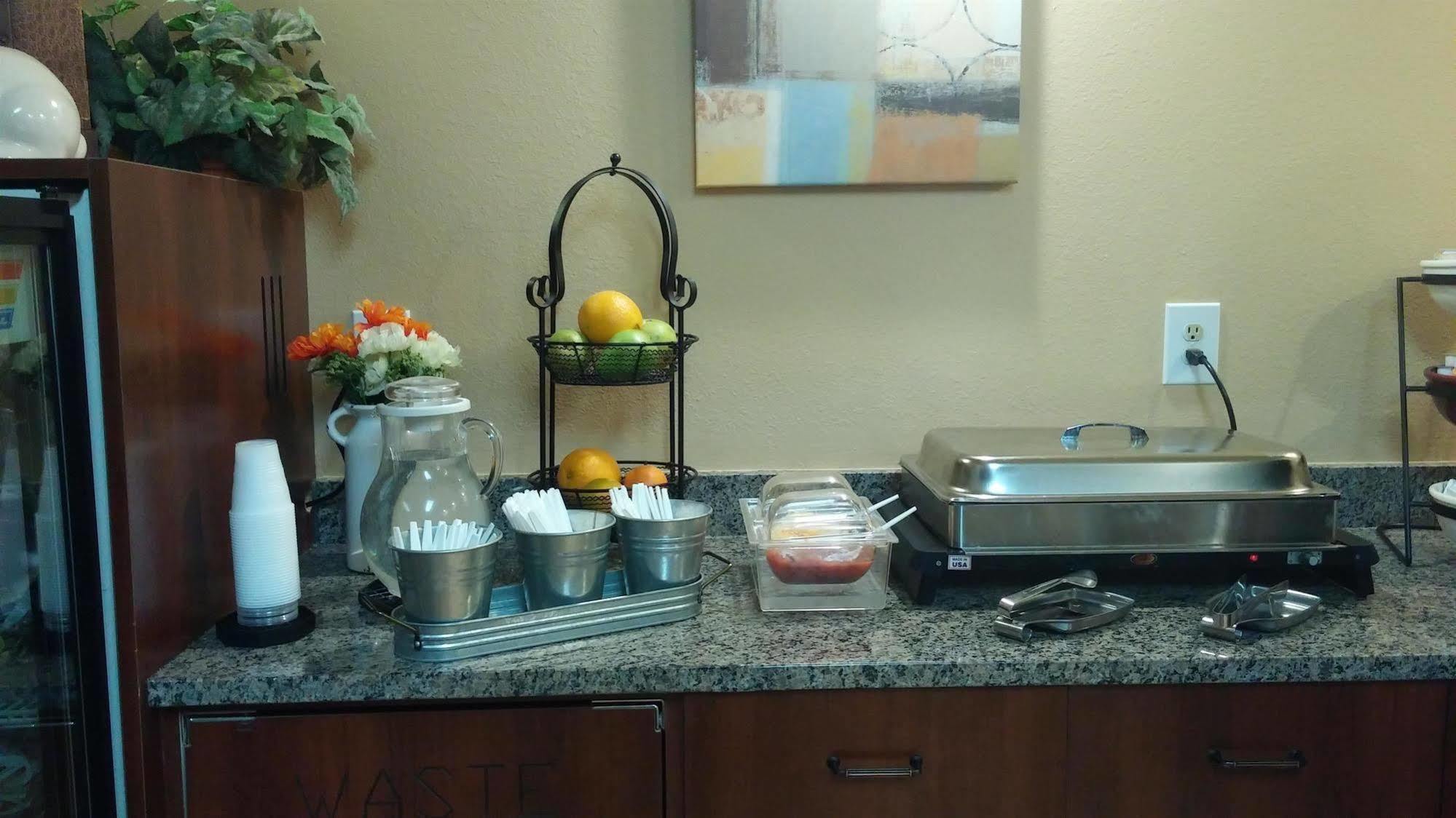 Grandstay Hotel & Suites Cambridge Ngoại thất bức ảnh