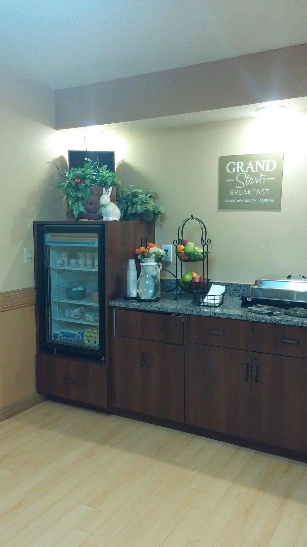 Grandstay Hotel & Suites Cambridge Ngoại thất bức ảnh